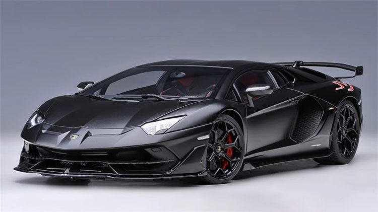 AUTOart 1:18 Lamborghini Avendador SVJ car model