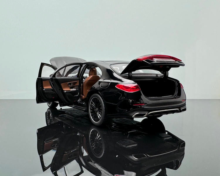 1:18 iScale For Mercedes-Benz E-Class E450 W214 Alloy Car Model