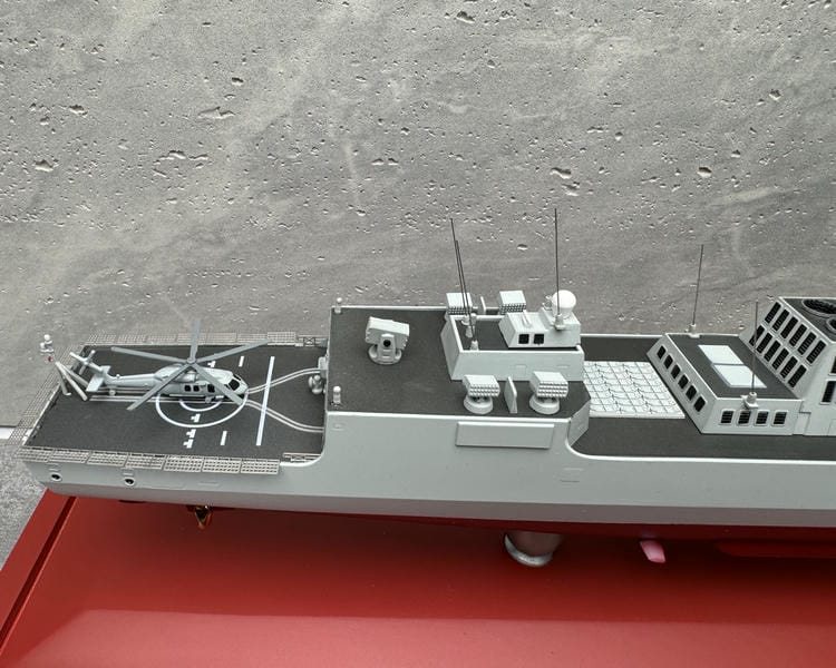 Destroyer 1/300 warship airship model missile collection aircraft carrier model