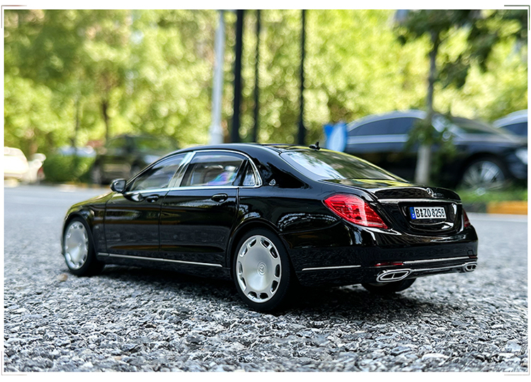 Mercedes Benz S650 Maybach S-Class Luxury Sedan 2019 Black 1:18 Alloy Model