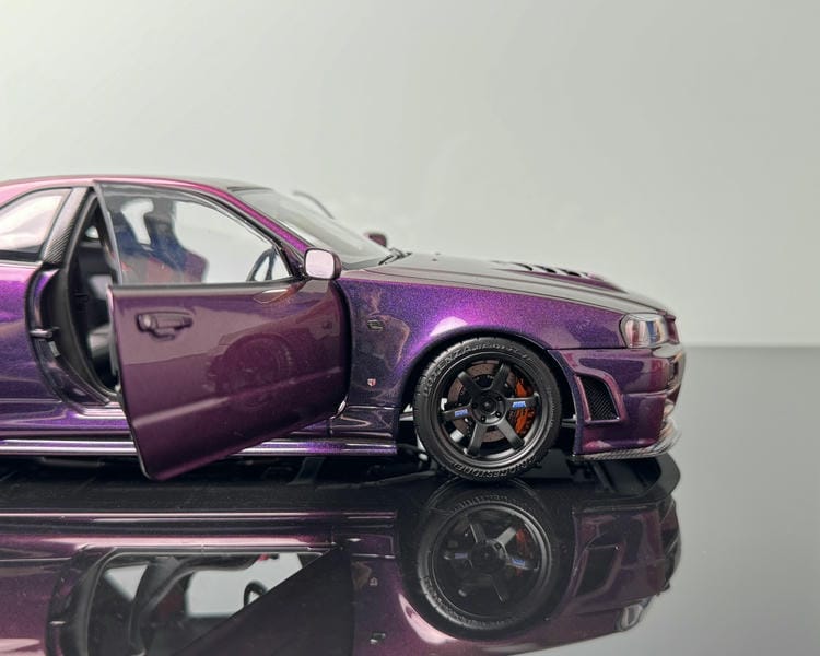 1/18 MOTORHELIX Nissan Skyline GT-R R34 Alloy Model