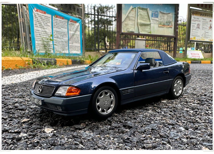 1989 vintage convertible 1:18 Mercedes Benz SL500 dark blue