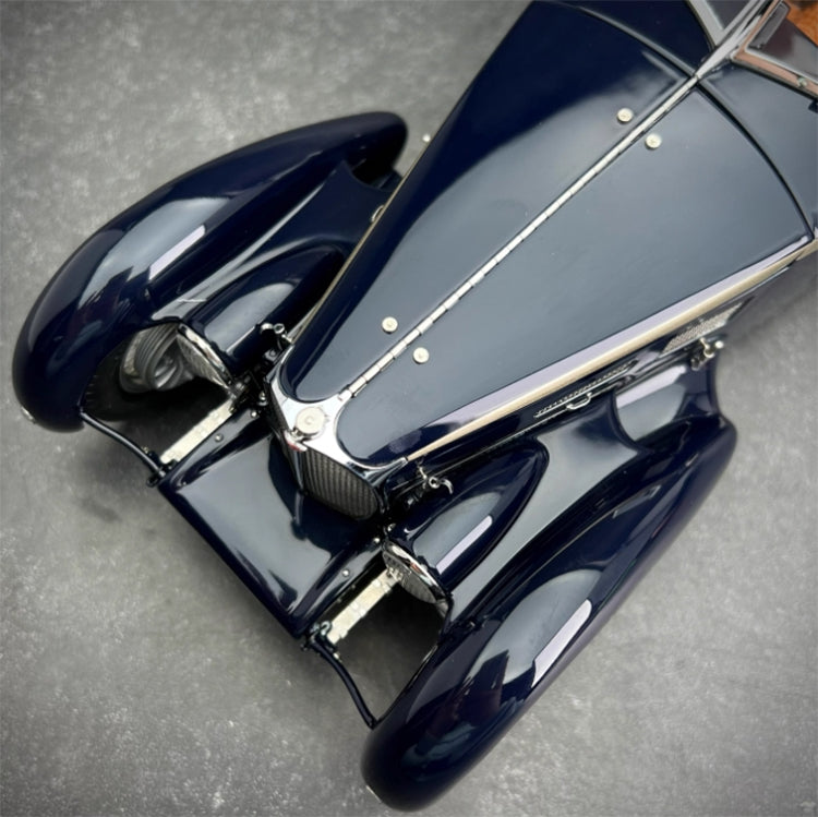 Car Model CMC 1:18 Bugatti 57 SC 1938 Alloy Simulation Car Model Collection