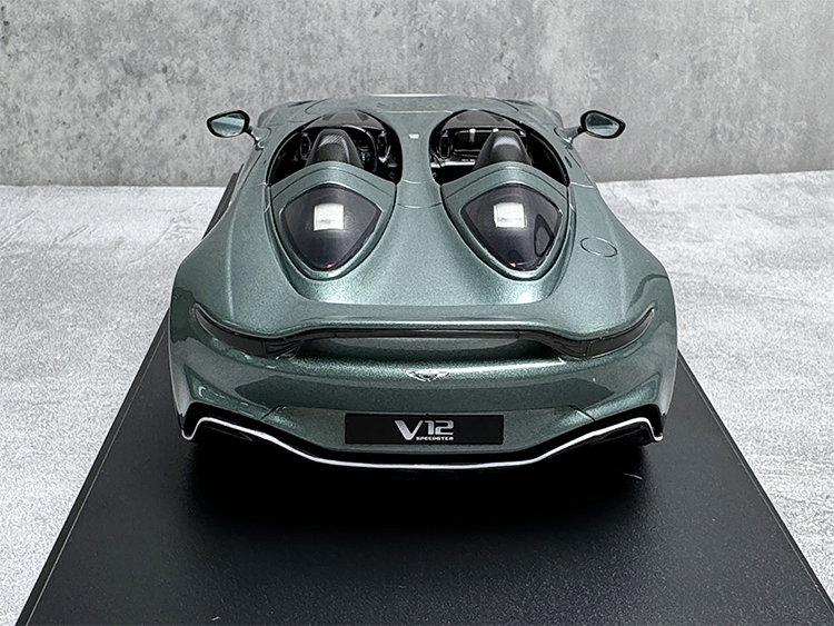 Aston Martin V12 1:18 GT Spirit Resin Car Model GT906 Collection