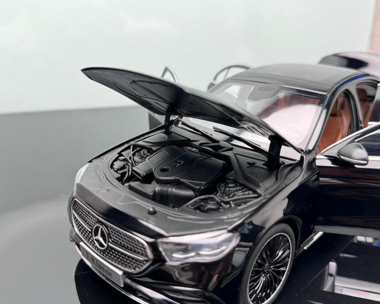 1:18 iScale For Mercedes-Benz E-Class E450 W214 Alloy Car Model