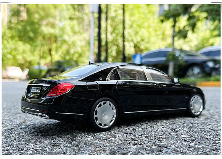 Mercedes Benz S650 Maybach S-Class Luxury Sedan 2019 Black 1:18 Alloy Model