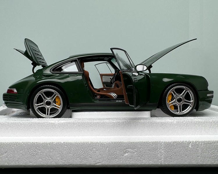 Almost Real Porsche RUF CTR Anniversary Edition 2017 1:18 Diecast Simulated Car Model