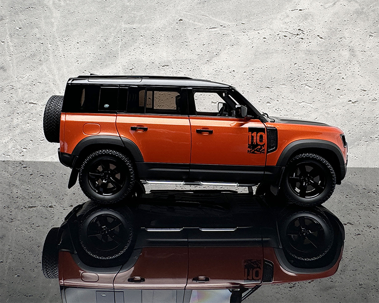 AR 1:18 New Land Rover Defender 110 Kit Edition 2020 Diecast Car Model Orange & Black Commemorative Edition