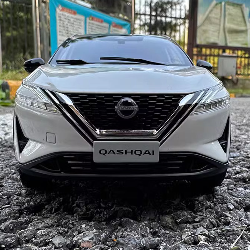 Original factory 1:18 Nissan QASHQAI 2023 SUV alloy car model