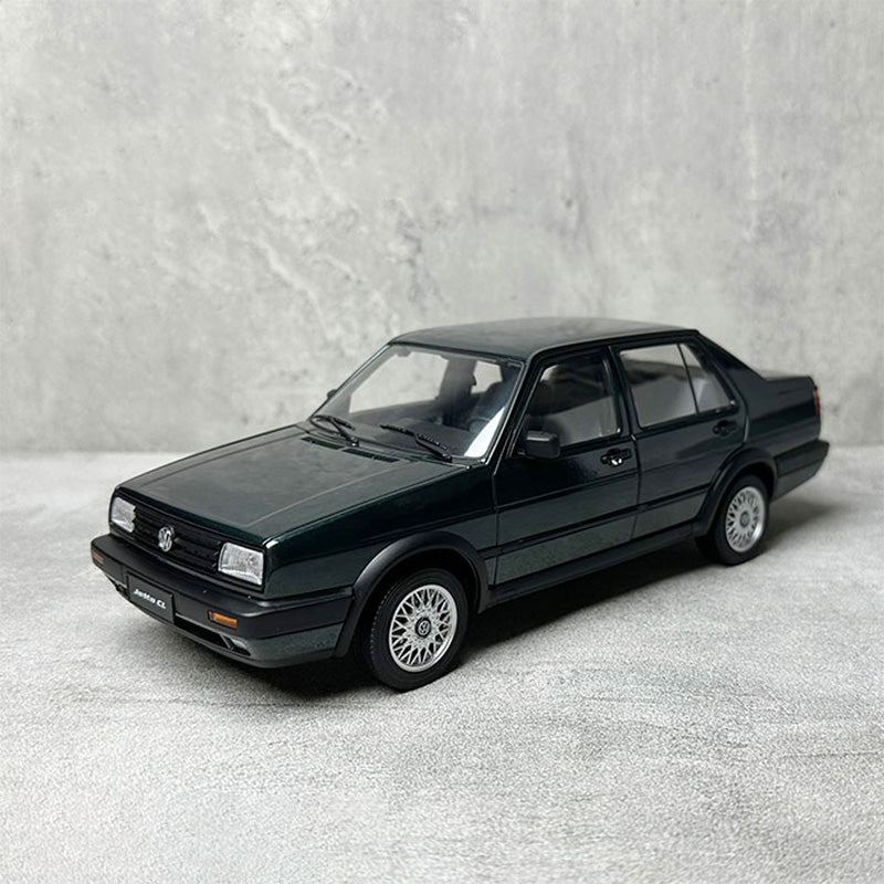 Original factory 1:18 old Jetta car model square lamp simulation alloy car model adult collectible ornament