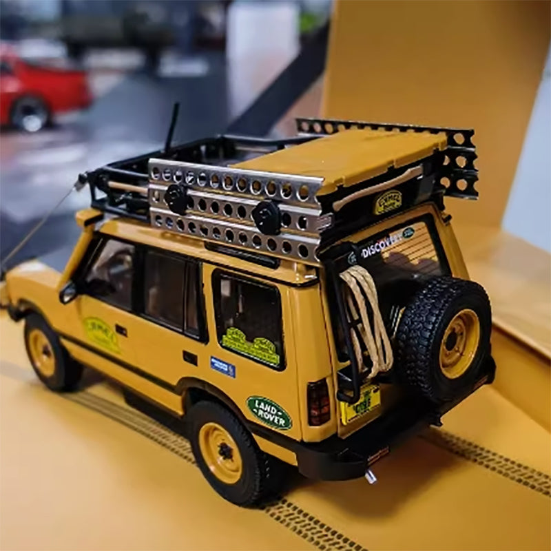 AlmostReal 1:43 Land Rover Discovery First Generation Camel Cup Kalimantan Station Alloy Car Model（410410）