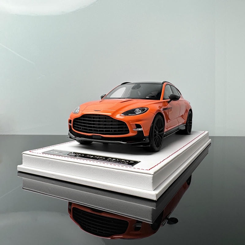 IVY AstonMartin DBX 707 Limited Edition Simulated Resin Car Model 1 18