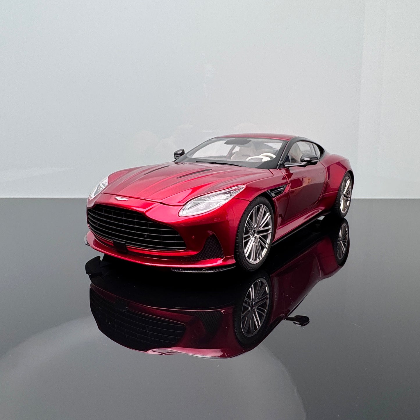 1/18 Xiaoguang Aston Martin DB12 alloy diecast car model