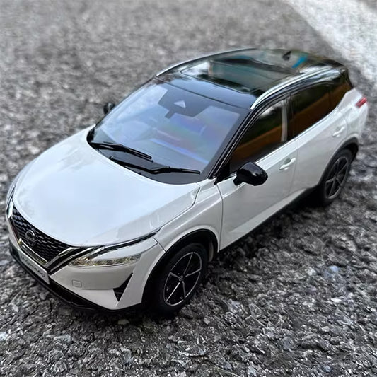 Original factory 1:18 Nissan QASHQAI 2023 SUV alloy car model