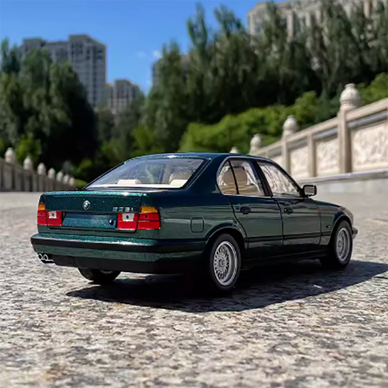 1: 18 Minichamps BMW 535i (E34) 1988 Alloy Car Model 5 Series