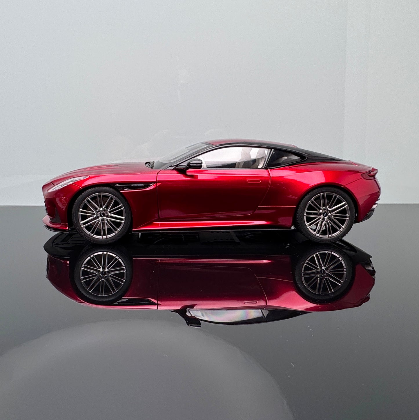 1/18 Xiaoguang Aston Martin DB12 alloy diecast car model