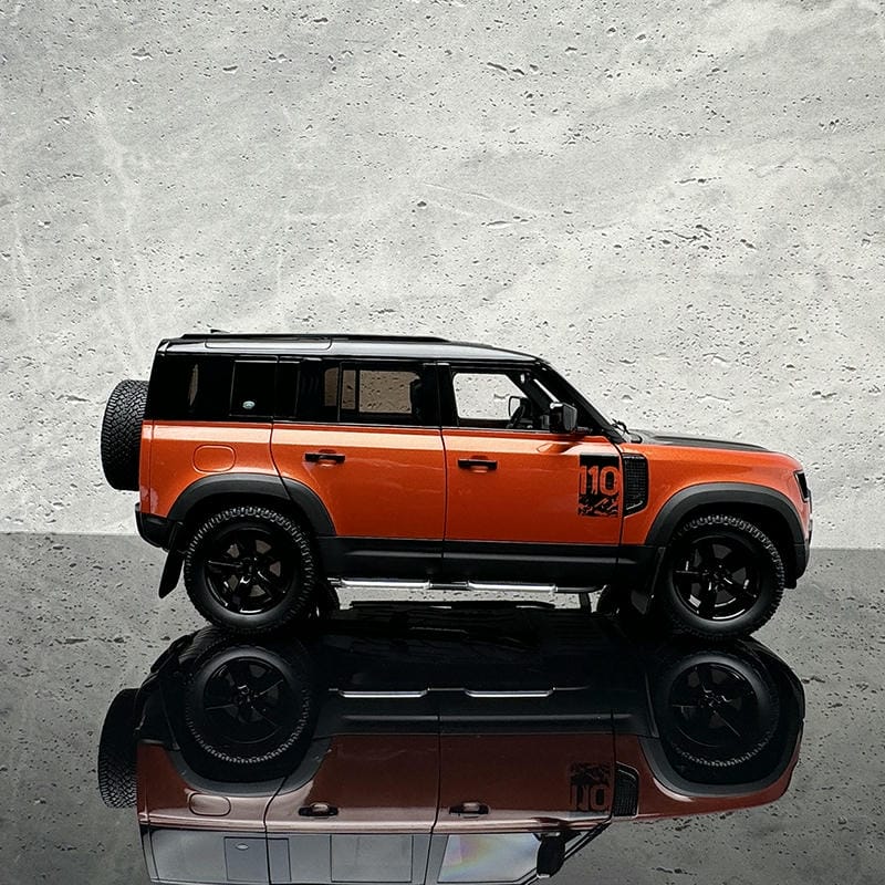 AR 1:18 New Land Rover Defender 110 Kit Edition 2020 Diecast Car Model Orange & Black Commemorative Edition