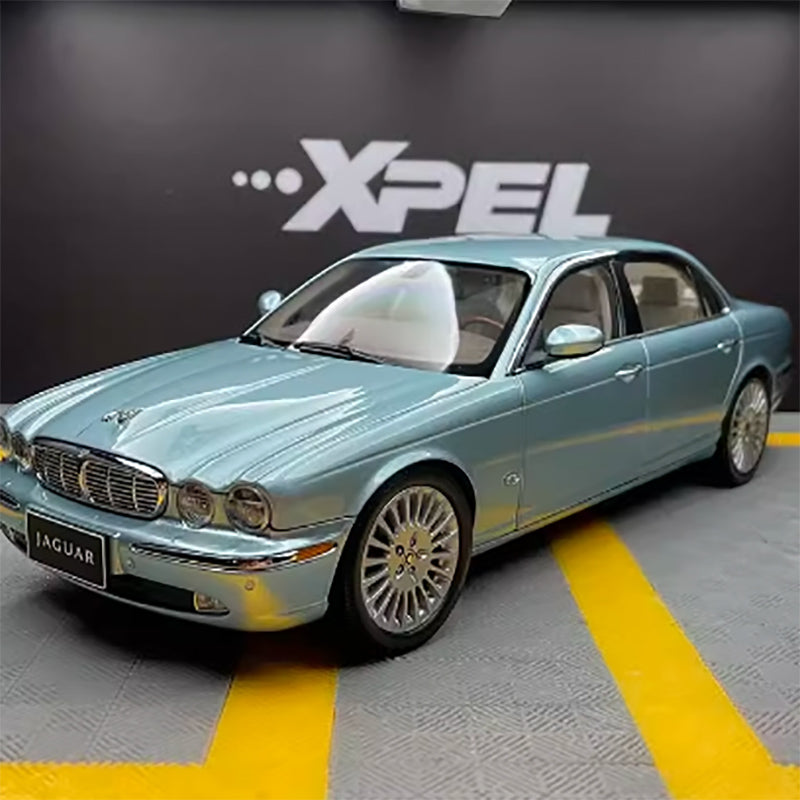 ALMOST REAL AR 1:18 Jaguar XJ6 Jaguar X350 alloy car model