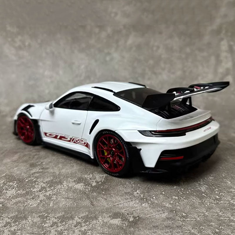 Minichamps Porsche 911 992GT3 RS 2022 1:18 Collection of simulated alloy car models