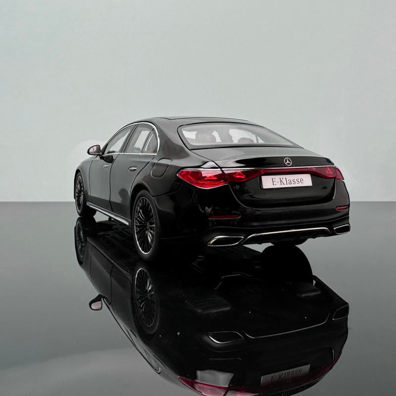 1:18 iScale For Mercedes-Benz E-Class E450 W214 Alloy Car Model