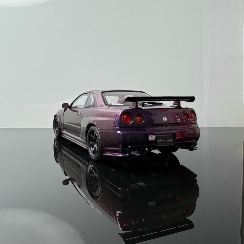 1/18 MOTORHELIX Nissan Skyline GT-R R34 Alloy Model