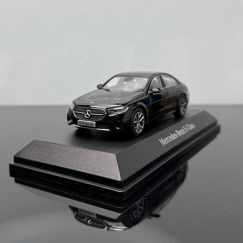 iScale 1/43 For Mercedes-Benz E450 E-Klasse W214 Mercedes Alloy Car Model