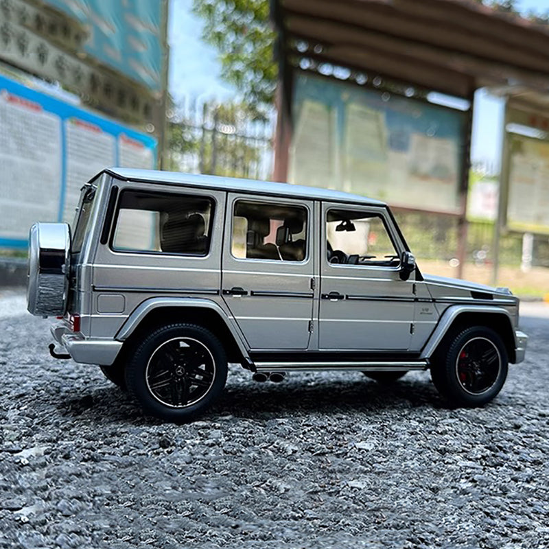 AUTOART 1/18 Mercedes-Benz G63 AMG G63 2017 Car Model