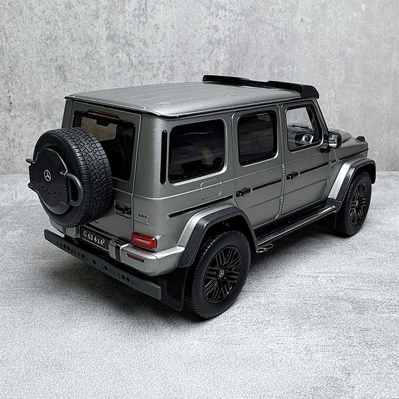 Iscale original Mercedes Benz G63 4X4 AMG Mercedes Benz G-Class 1:18 alloy car model