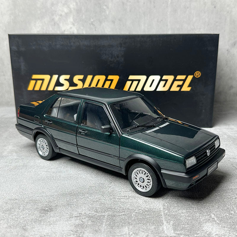 Original factory 1:18 old Jetta car model square lamp simulation alloy car model adult collectible ornament