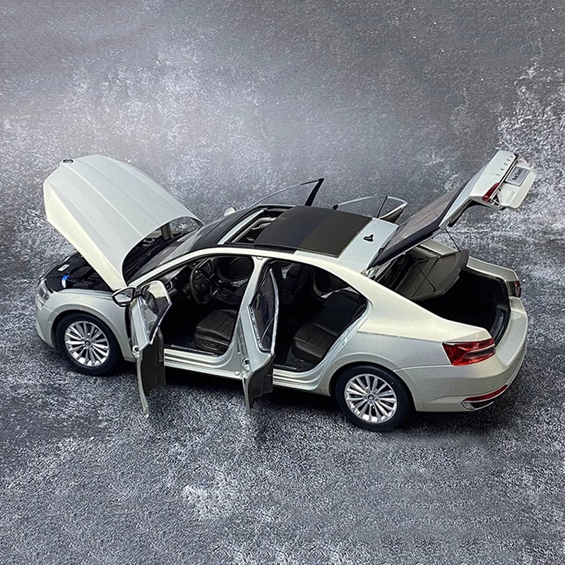 Original Shanghai Volkswagen SKODA SUPERB Alloy 1:18 Car Model